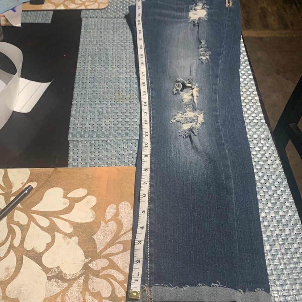 Distressed crop ankle jeans - Picture 4 of 10